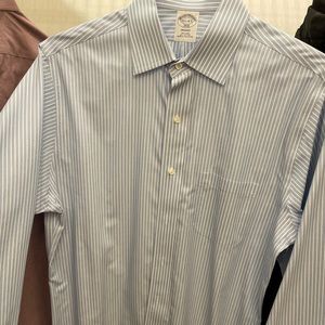 Brooks Brothers Dress shirt 15 1/2 neck, 34-35 inch sleeve. Freshly drycleaned